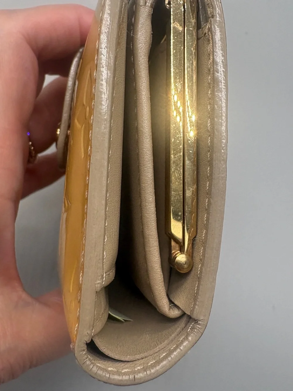 Louis Vuitton Vernis Viennois Kiss Lock Wallet Beige Yellow with COA